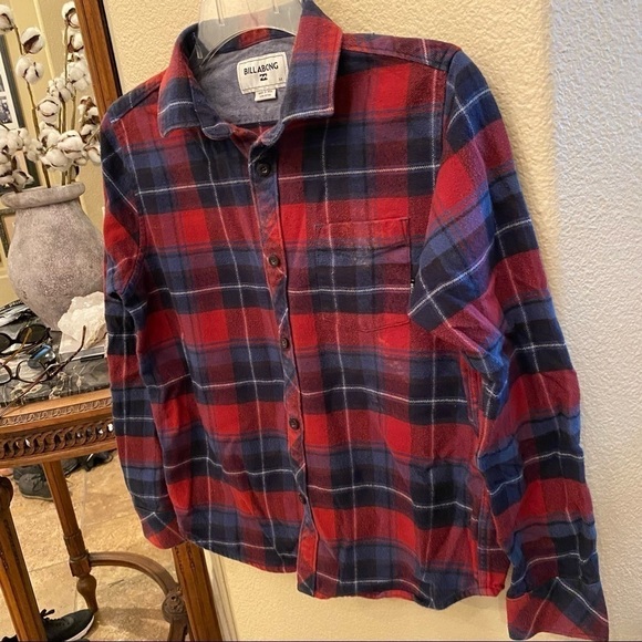 BILLABONG Red Plaid Flannel Buttoned Long Sleeve Top Size Medium - Picture 2 of 8